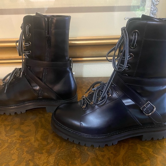 Valentino Garavani Combat boot black, mid calf size 8.5 - Picture 6 of 14